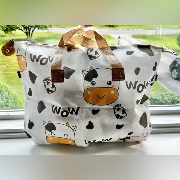 NWT Cow Theme Lightweight Tote - Picture 2 of 8
